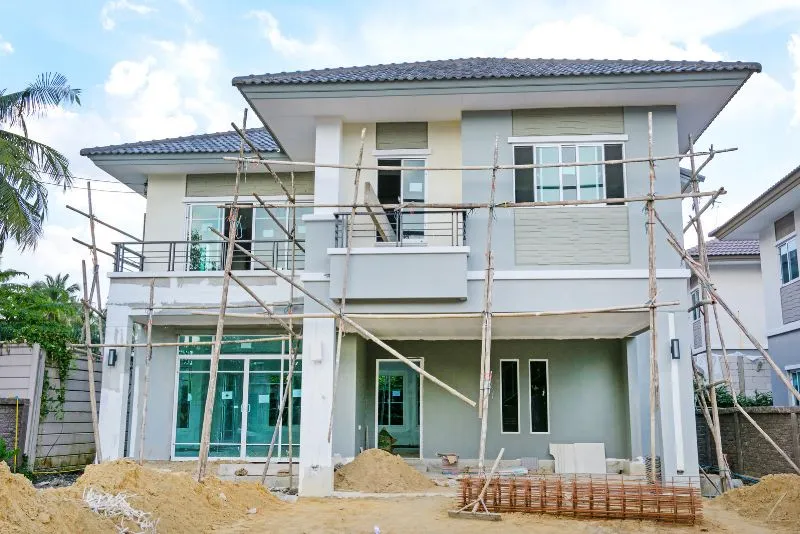 Modern coastal residential home with a concrete driveway in Tweed Heads